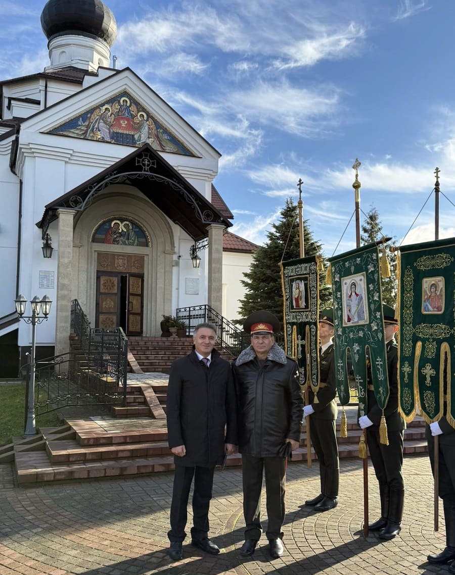 Логовой И.И. на празднике возле храма