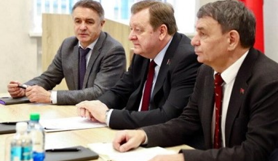Встреча Сергея Алейника с трудовым коллективом СП ООО "Фармлэнд" Встреча Сергея Алейника с трудовым коллективом СП ООО "Фармлэнд"